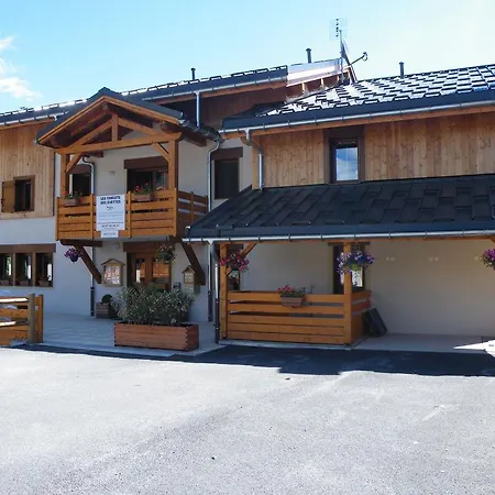 Chalet Holiday Les Chalets Des Evettes 1