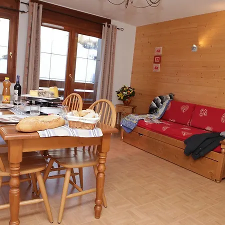 Chalet Holiday Les Chalets Des Evettes 1 Flumet